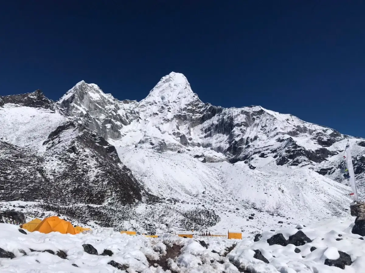 camp on amadablam