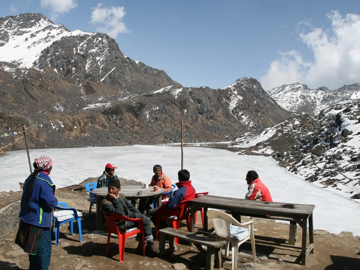 gosaikund lake hotel view
