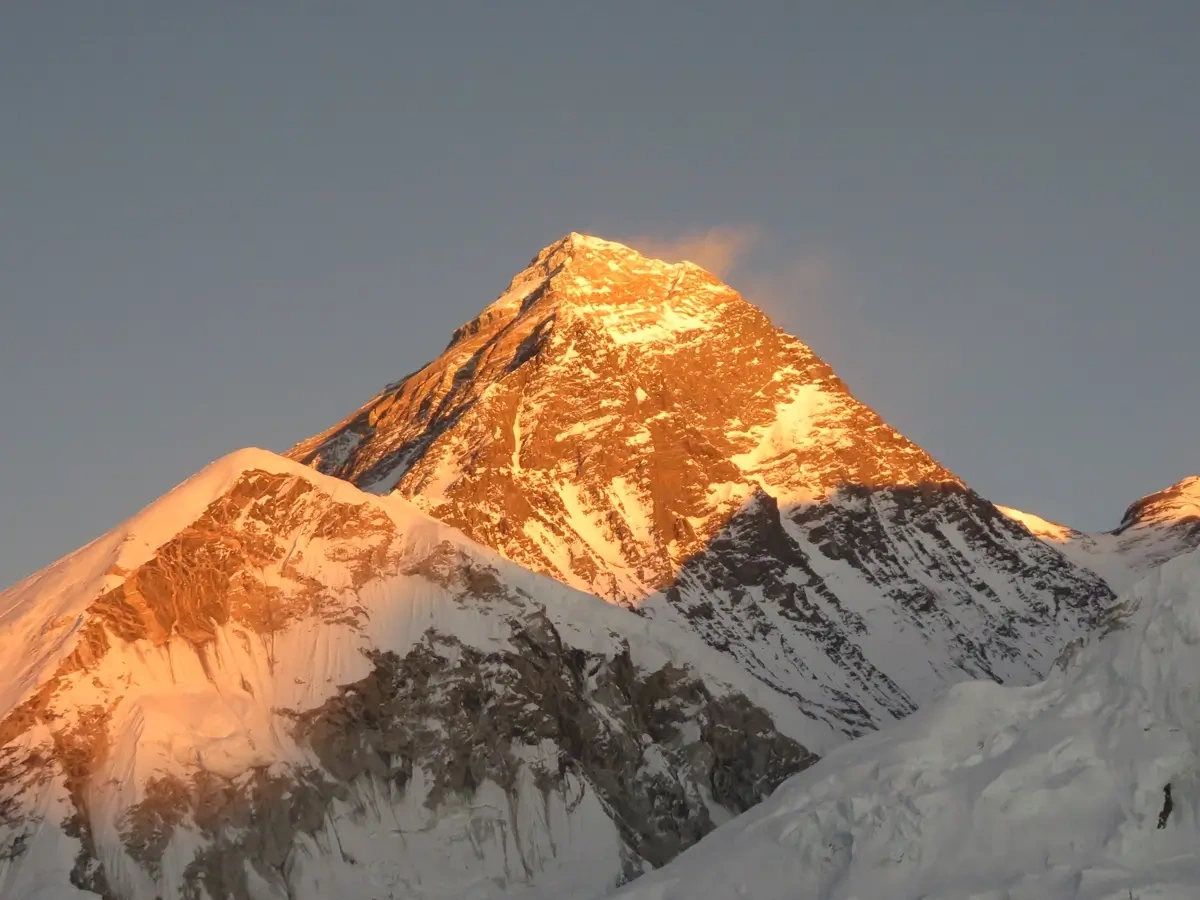 sunrise on everest